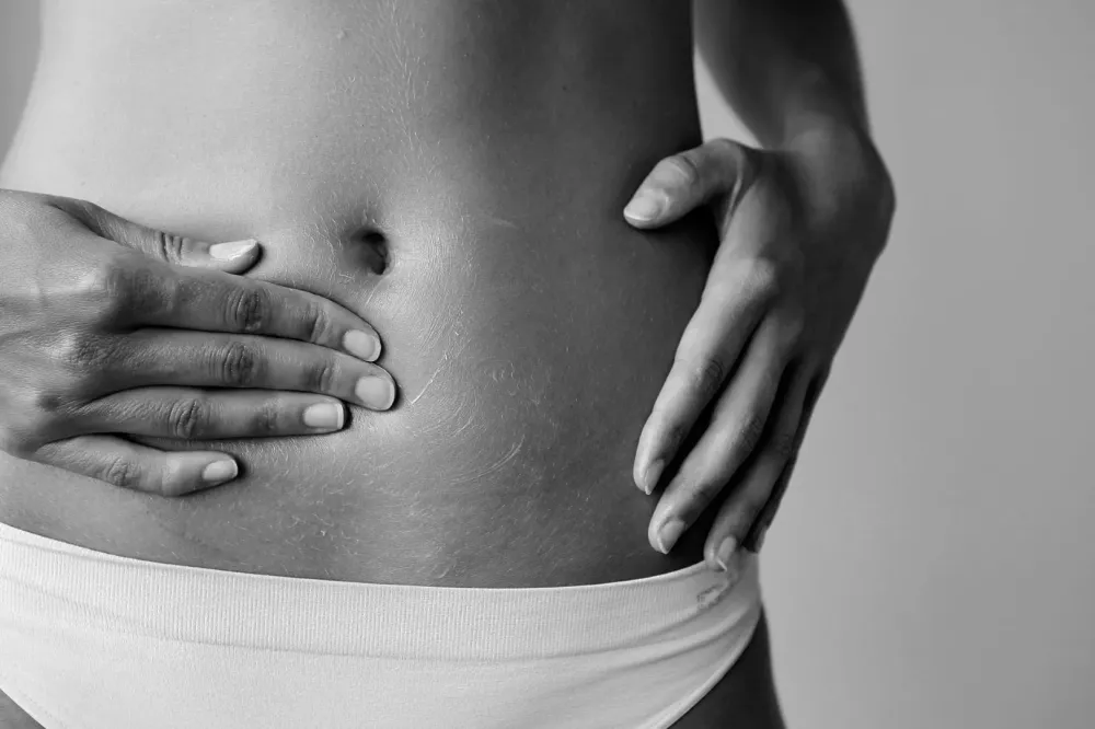massage minceur en institut noir et blanc